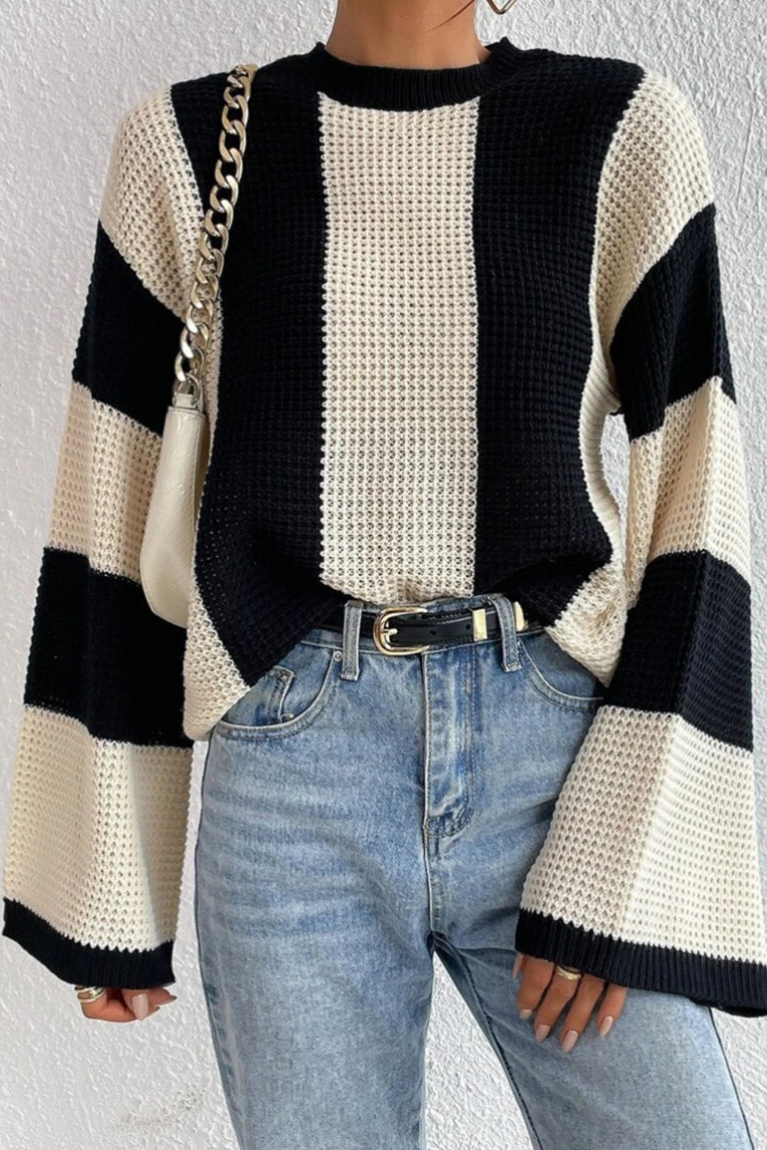 ModeGeist | Glocke mit Kontraststreifen Pullover mit Strickärmeln