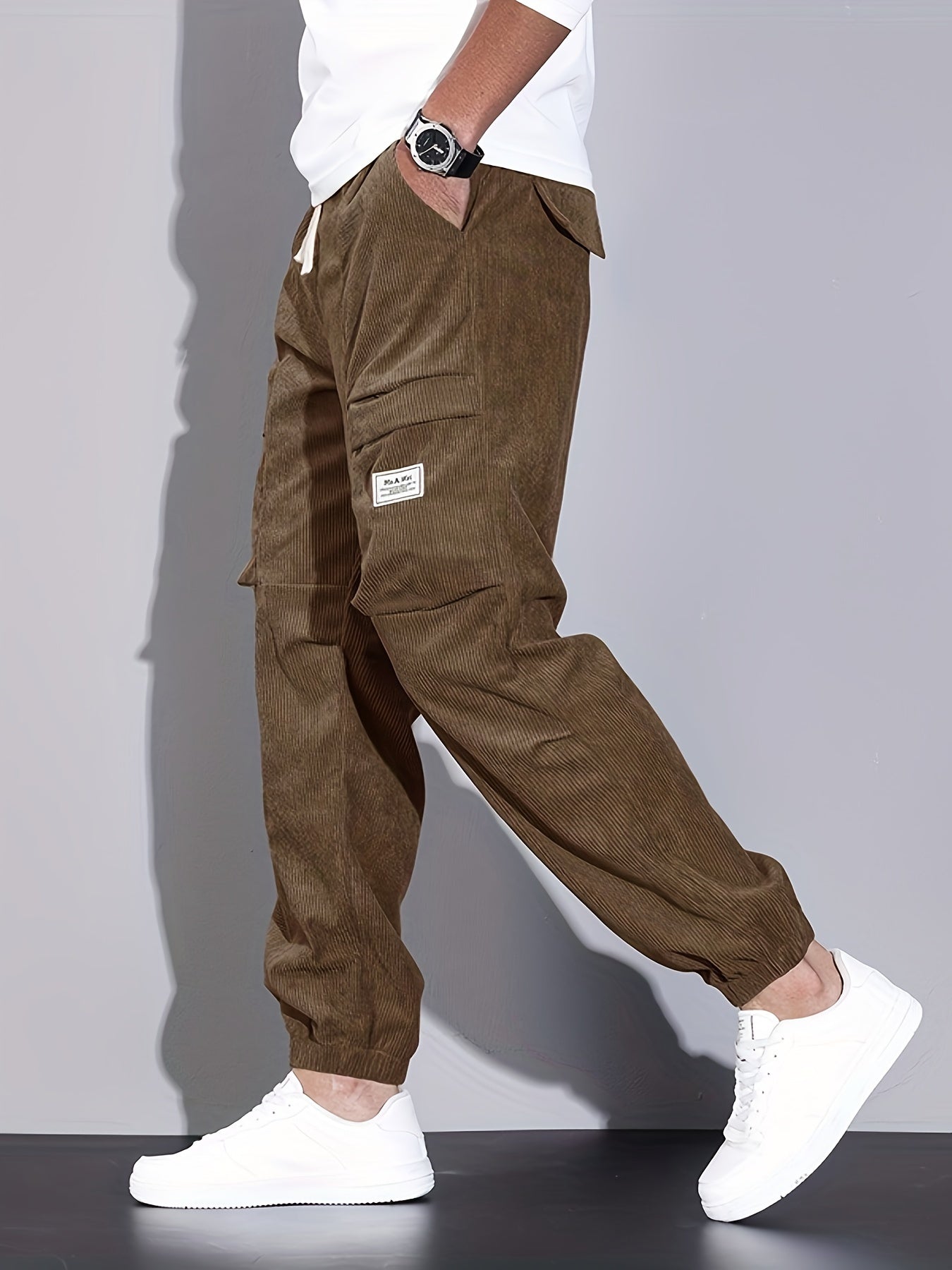 Cordhose in Kaffeefarbe - Leo-Muster