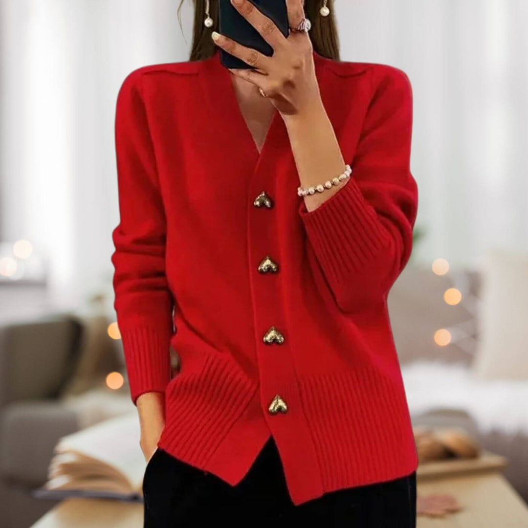 ModeGeist | Strickjacke mit Herzknopf-Akzenten