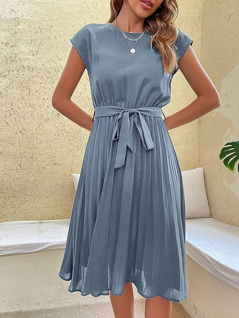 Midikleid Elfriede: Modernes Plissee-Design