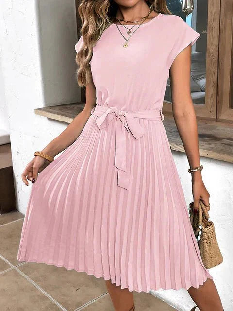 Midikleid Elfriede: Modernes Plissee-Design