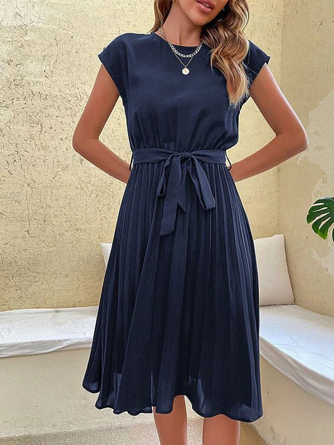 Midikleid Elfriede: Modernes Plissee-Design