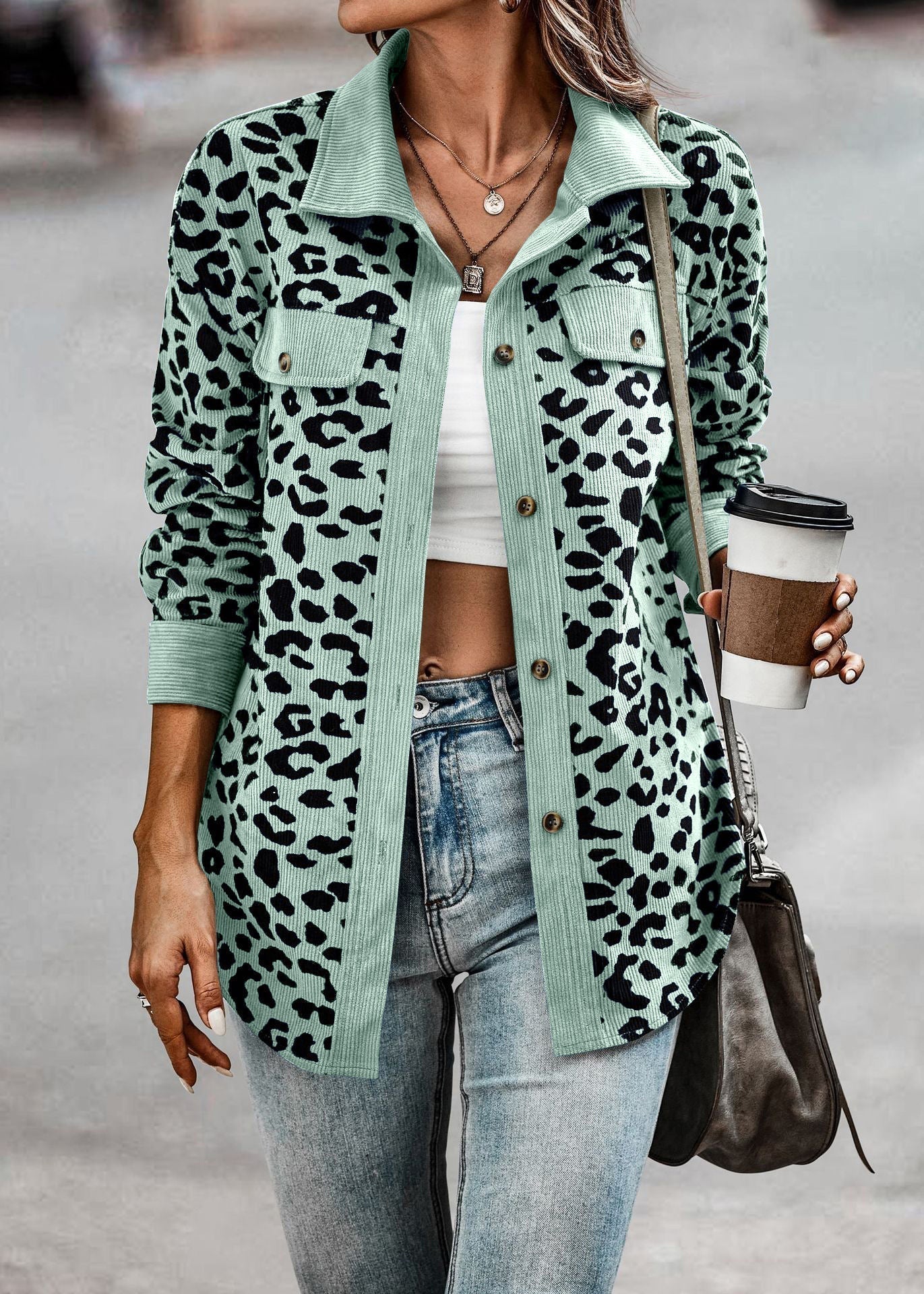 ModeGeist | Dschungel Chic Leopardjacke Mit Modernem Muster