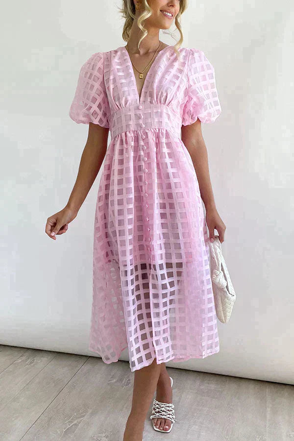 Stilvolles Alina Kleid mit weiten Ärmeln, einzigartig im Design