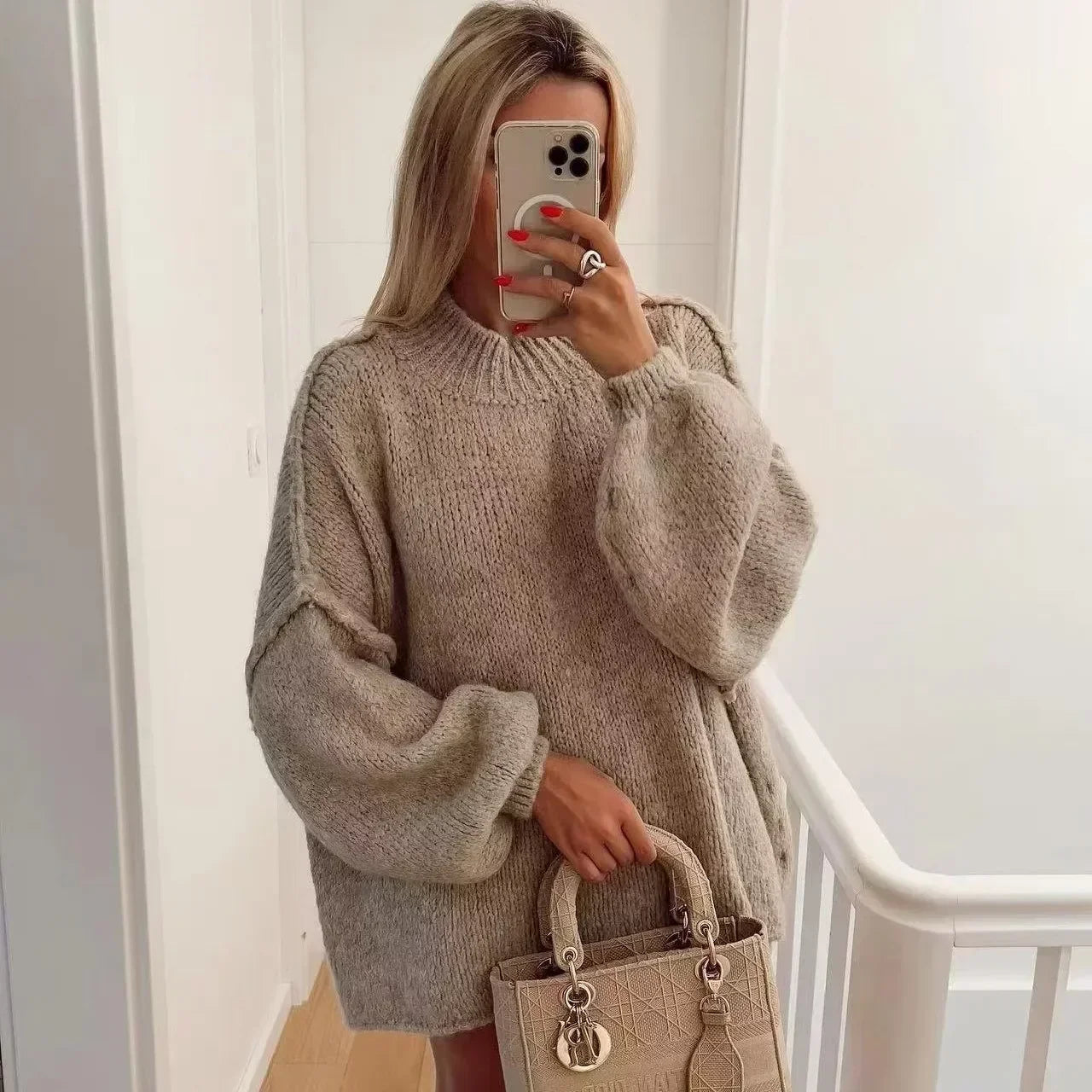 ModeGeist | Strickrollkragenpullover mit voluminösen Statement-Ärmeln