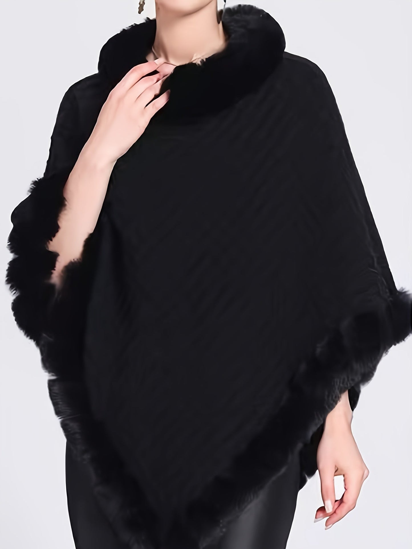 ModeGeist | Poncho mit Pelzdetails Acrylmix Elegante Struktur
