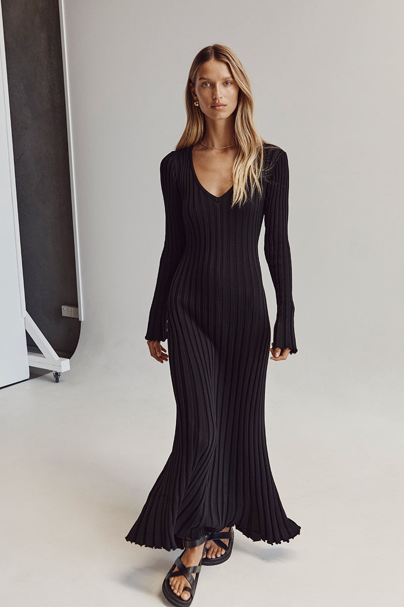 ModeGeist | Bequemes Gestricktes Damen Midi Kleid mit V-Ausschnitt