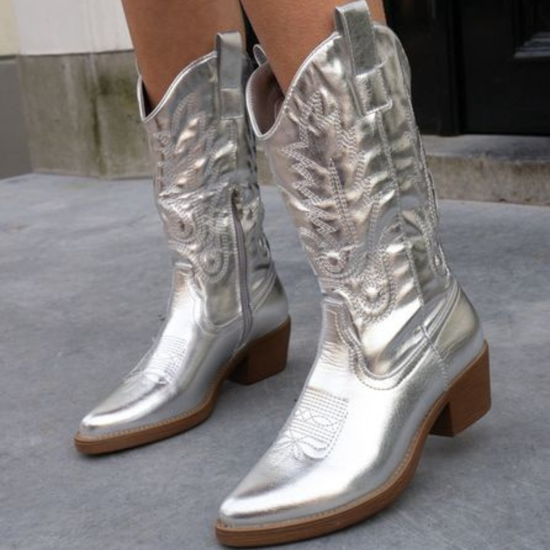 ModeGeist | Elegante Metallische Cowboystiefel