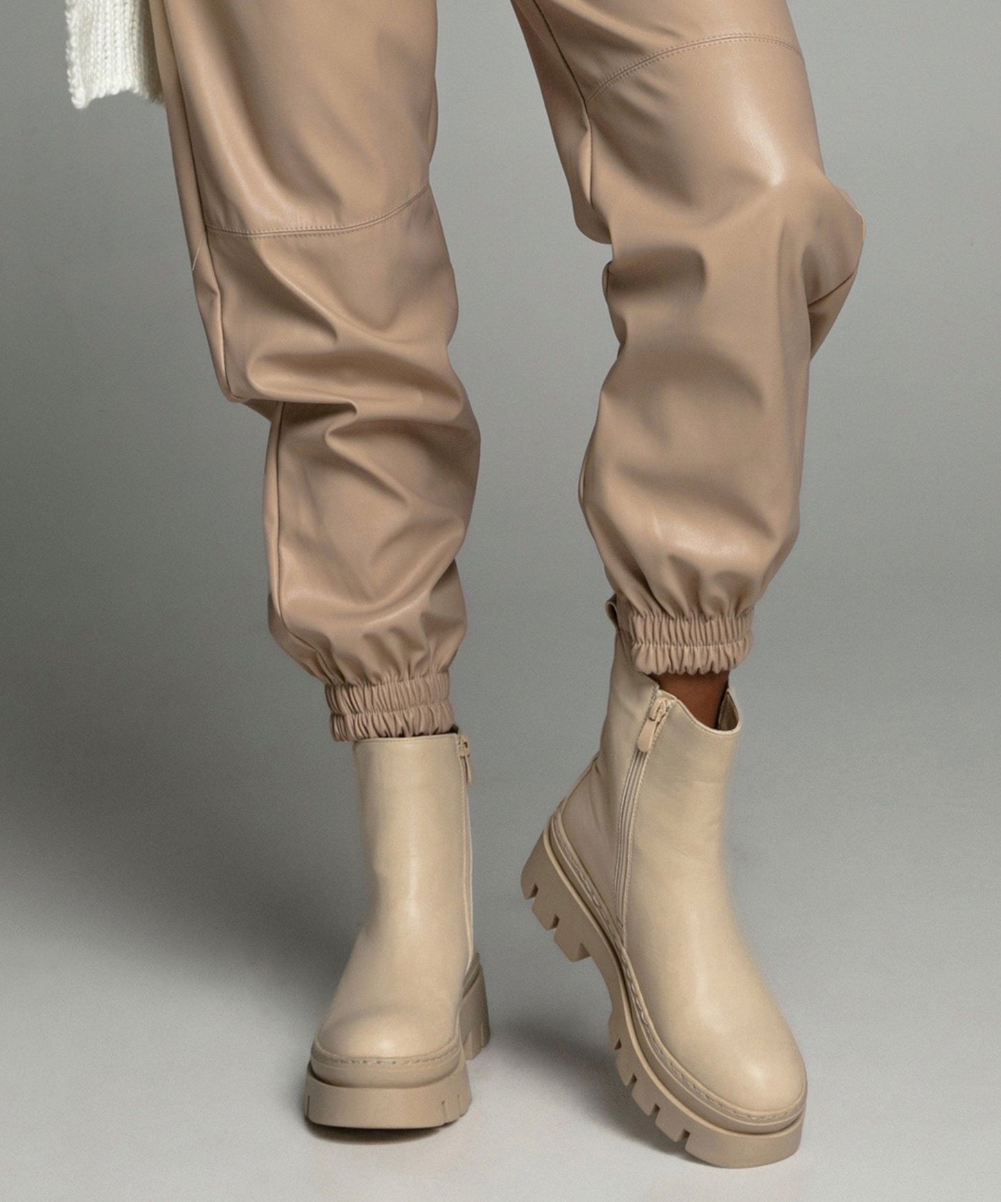 ModeGeist | Beige Kurze Stiefel