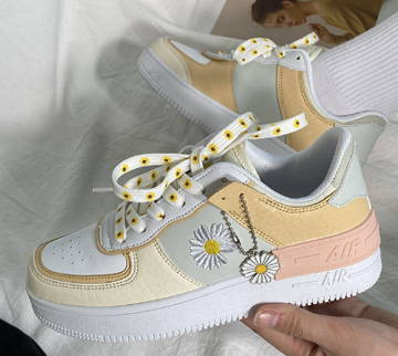 BIRGIT - Modische Turnschuhe mit Blumenmuster