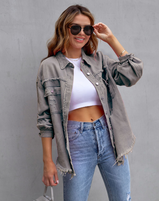 ModeGeist | Zerrissene Denimjacke in Übergröße