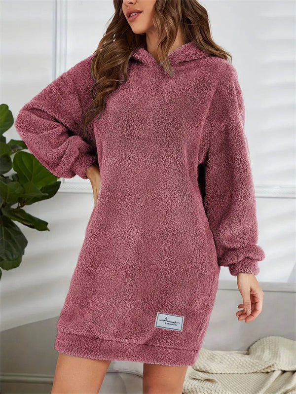 ModeGeist | Übergröße Teddy Sweatkleid mit Kapuze