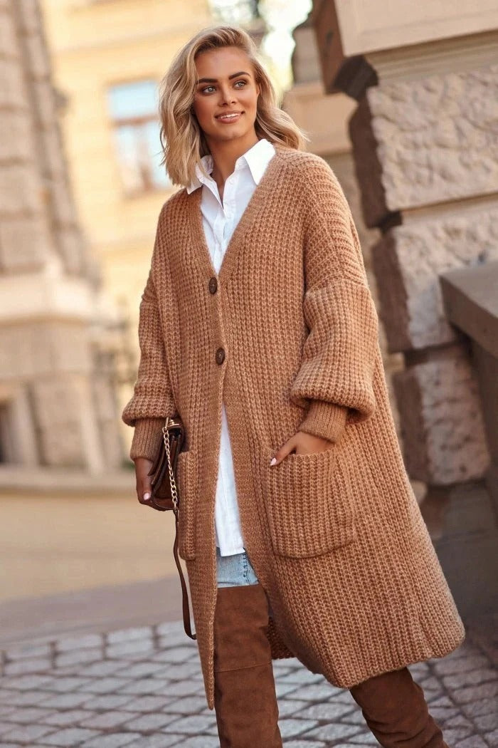 ModeGeist | Strickjacke - Oversized Fit - Wolle - Langes Modell - Knopfschluss - Taschen