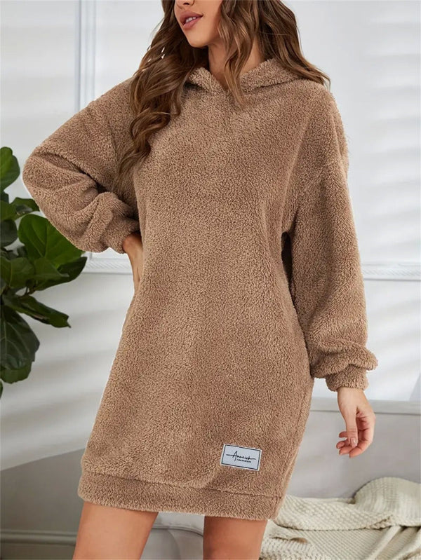 ModeGeist | Übergröße Teddy Sweatkleid mit Kapuze