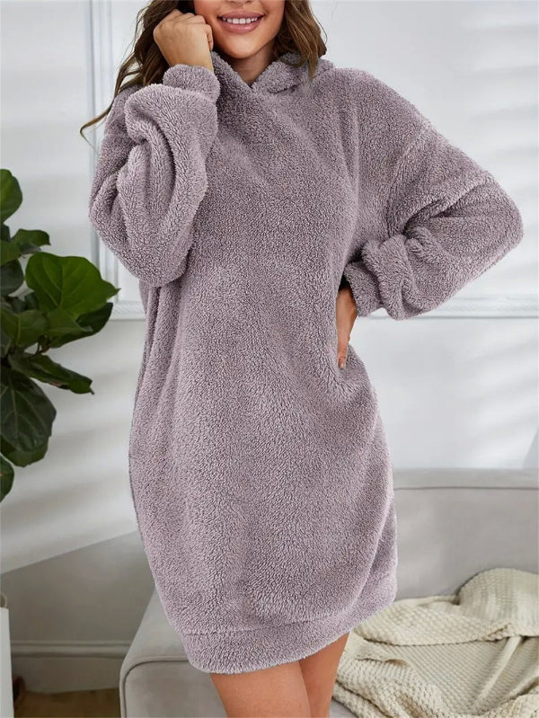 ModeGeist | Übergröße Teddy Sweatkleid mit Kapuze
