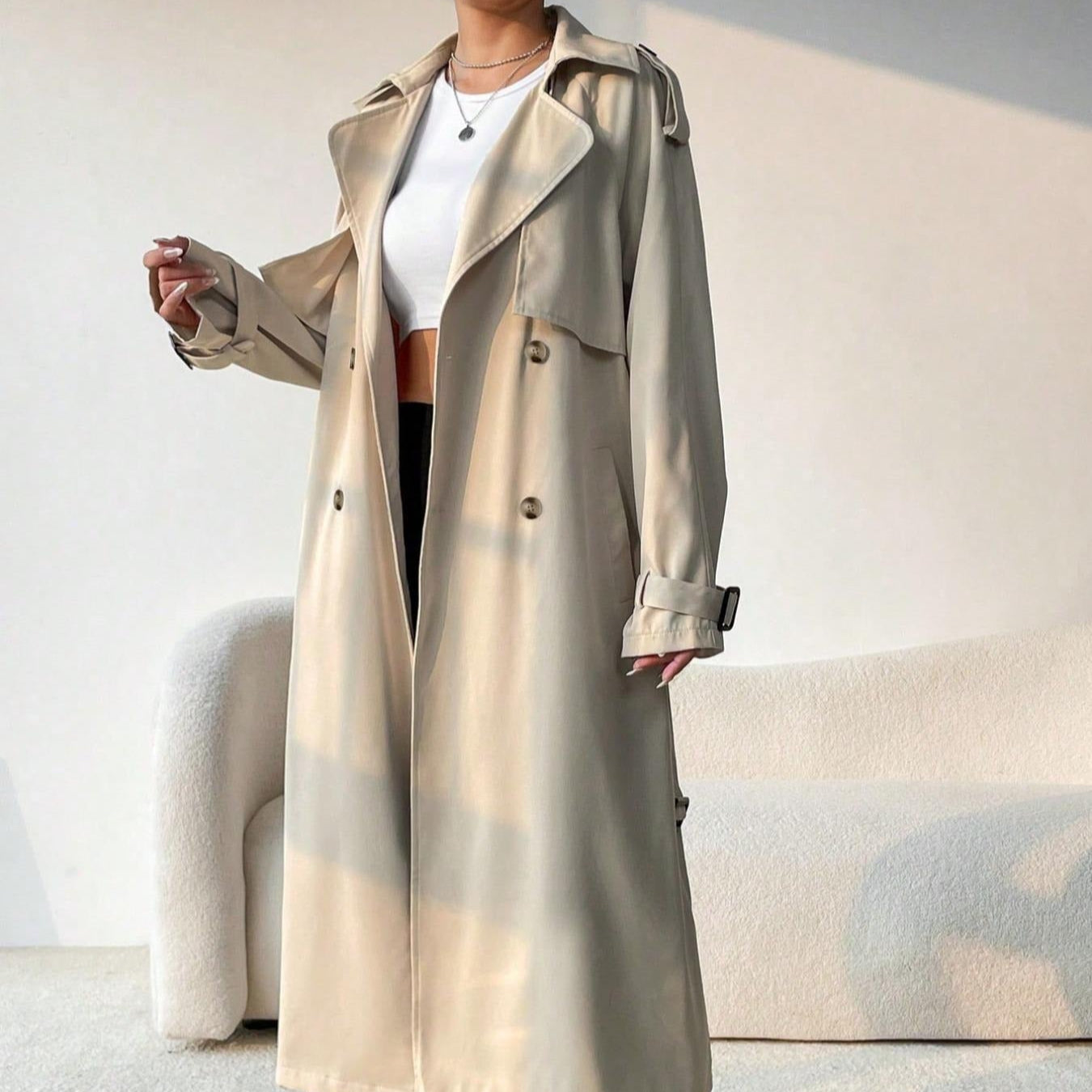 ModeGeist | Langer Trenchcoat für Damen mit Revers, doppelter Brust und verstellbarem Gürtel
