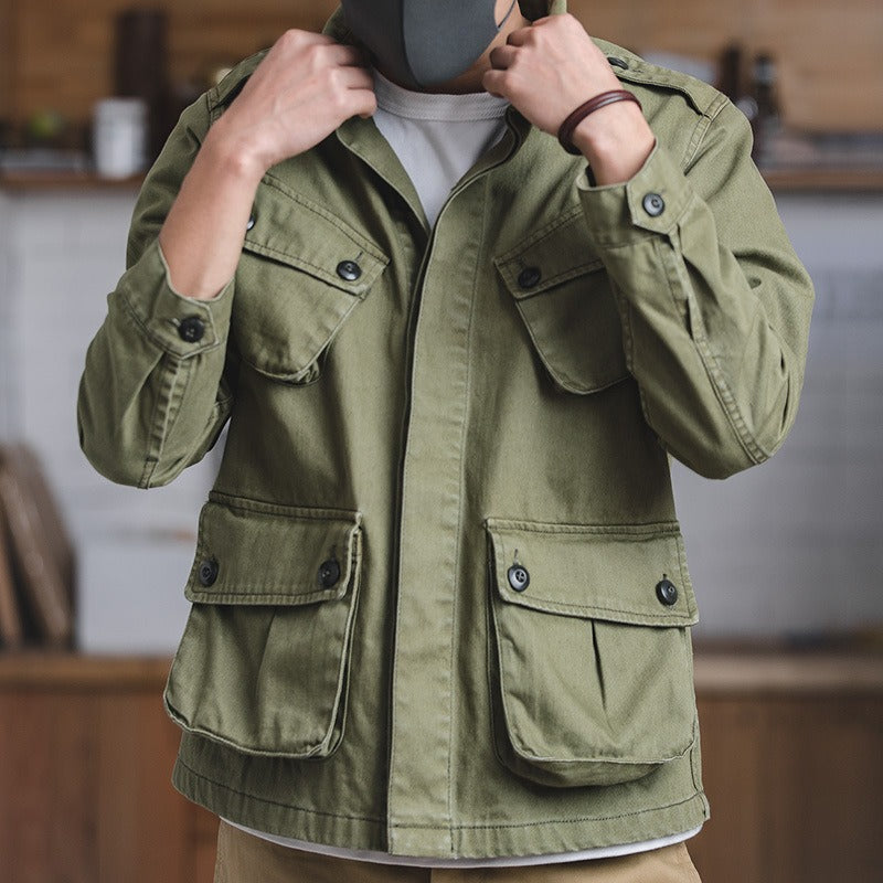 ModeGeist | Im Militärstil mit Pattentaschen - Enrik