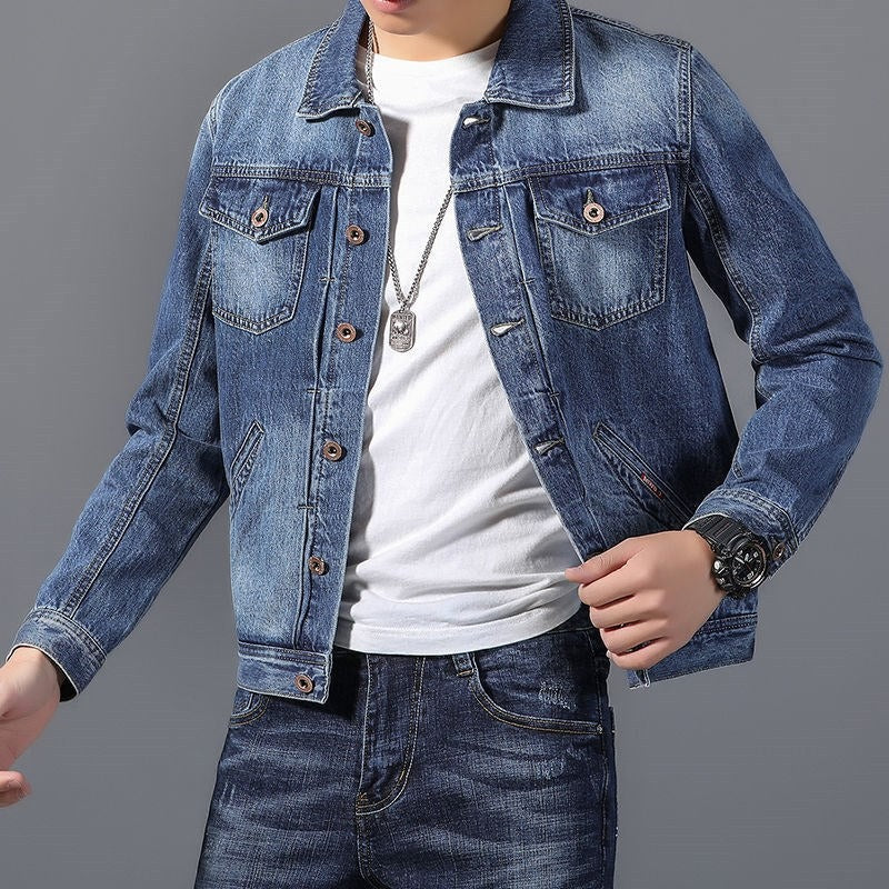 ModeGeist | Klassisches Denim Herrenjackett mit Taschen an der Vorderseite