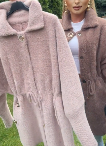 ModeGeist | Weitgeschnittene Plüschjacke mit Revers