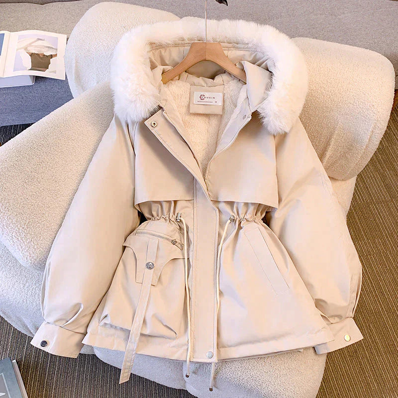 ModeGeist | Eleganter Wintermantel mit Pelzkragen