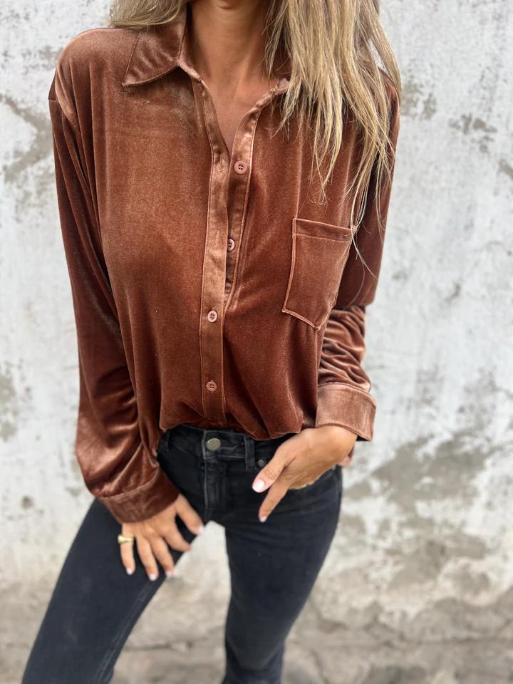 ModeGeist | Elegante Samtbluse mit Tasche Weich und Stilvoll Perfekt für Festliche Anlässe