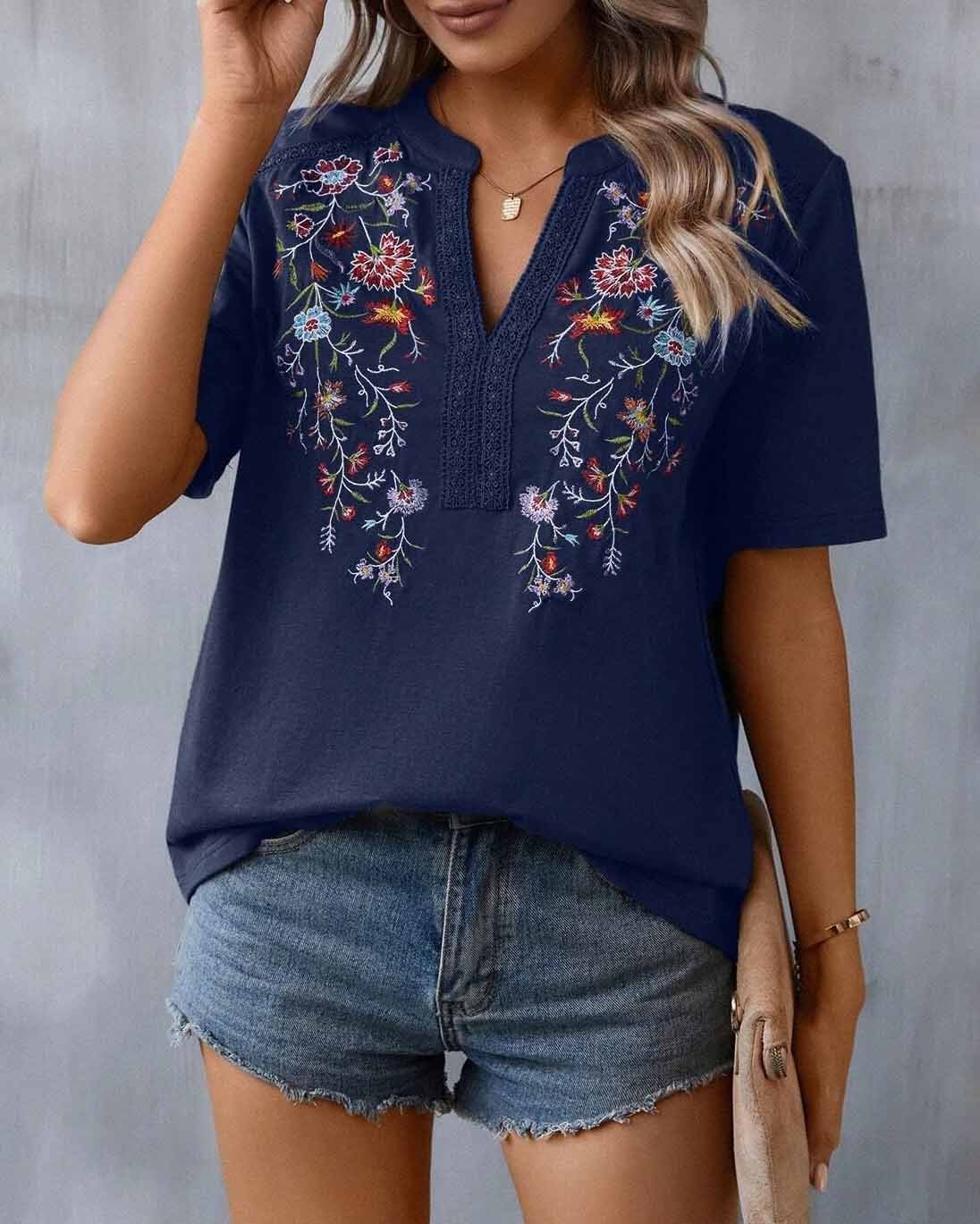 Damenbluse mit Blumen Stickerei von Mesdie