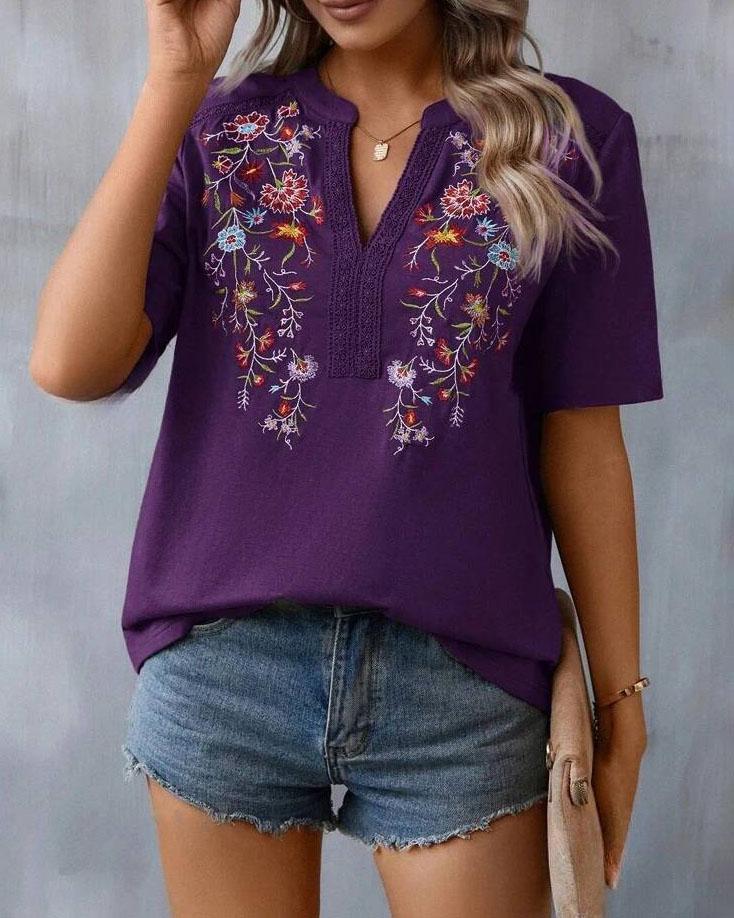Damenbluse mit Blumen Stickerei von Mesdie