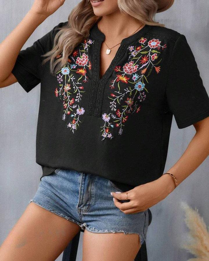 Damenbluse mit Blumen Stickerei von Mesdie