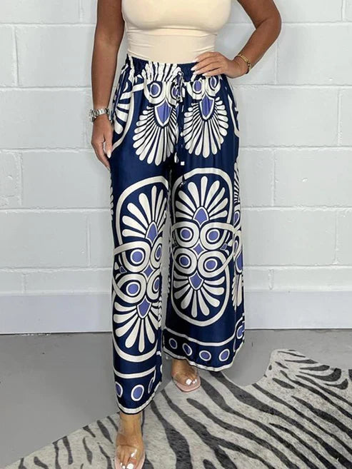 Livia Satinhose mit lockerem Schnitt und Print