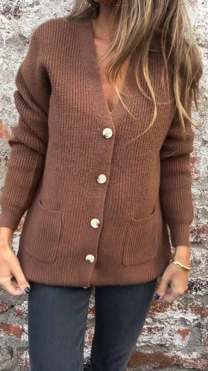 ModeGeist | Strickjacke mit Knöpfen Weicher Komfort Zeitloses Design