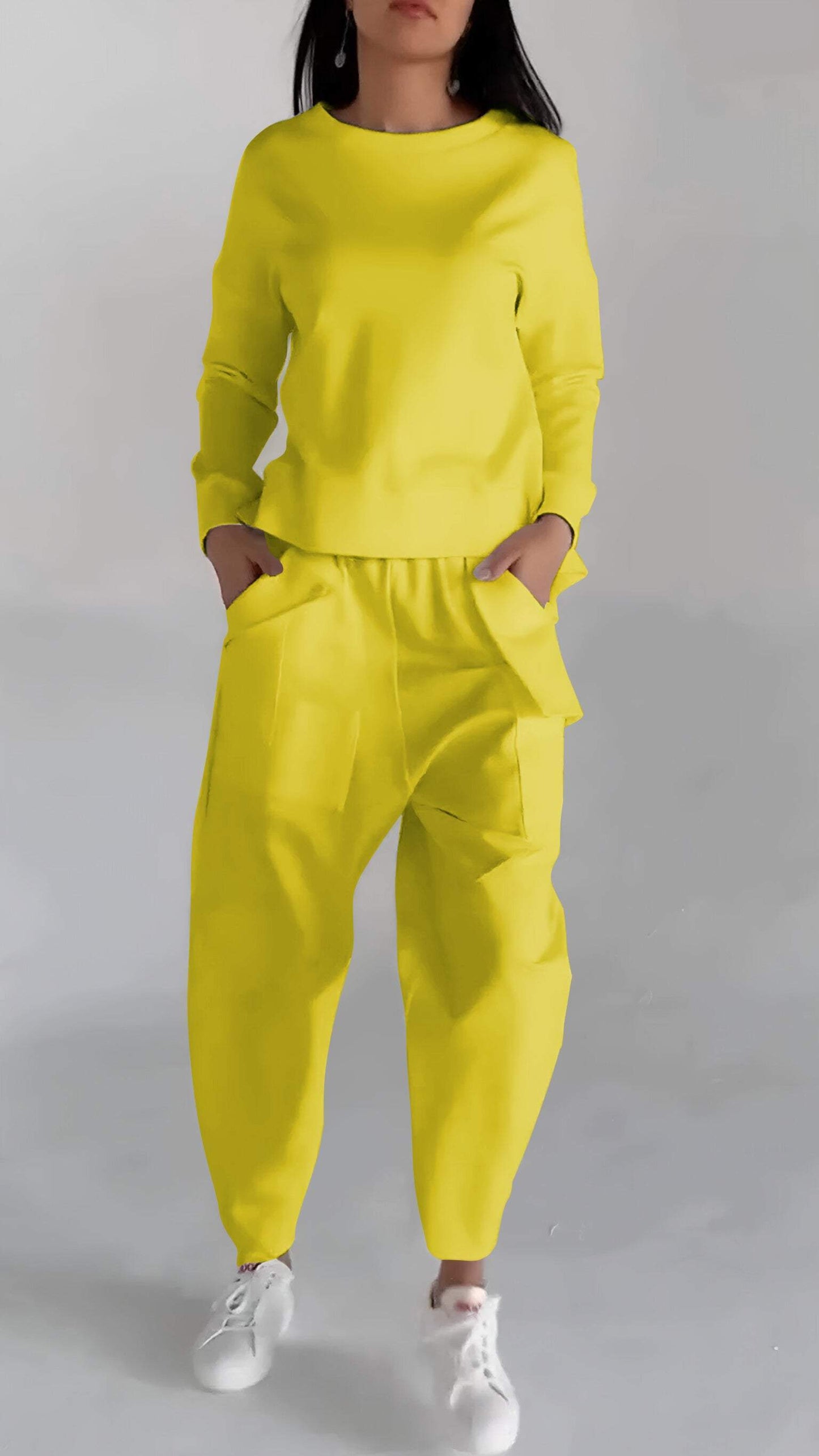 ModeGeist | Funktionales Damensatz mit Leichtem Pullover Look
