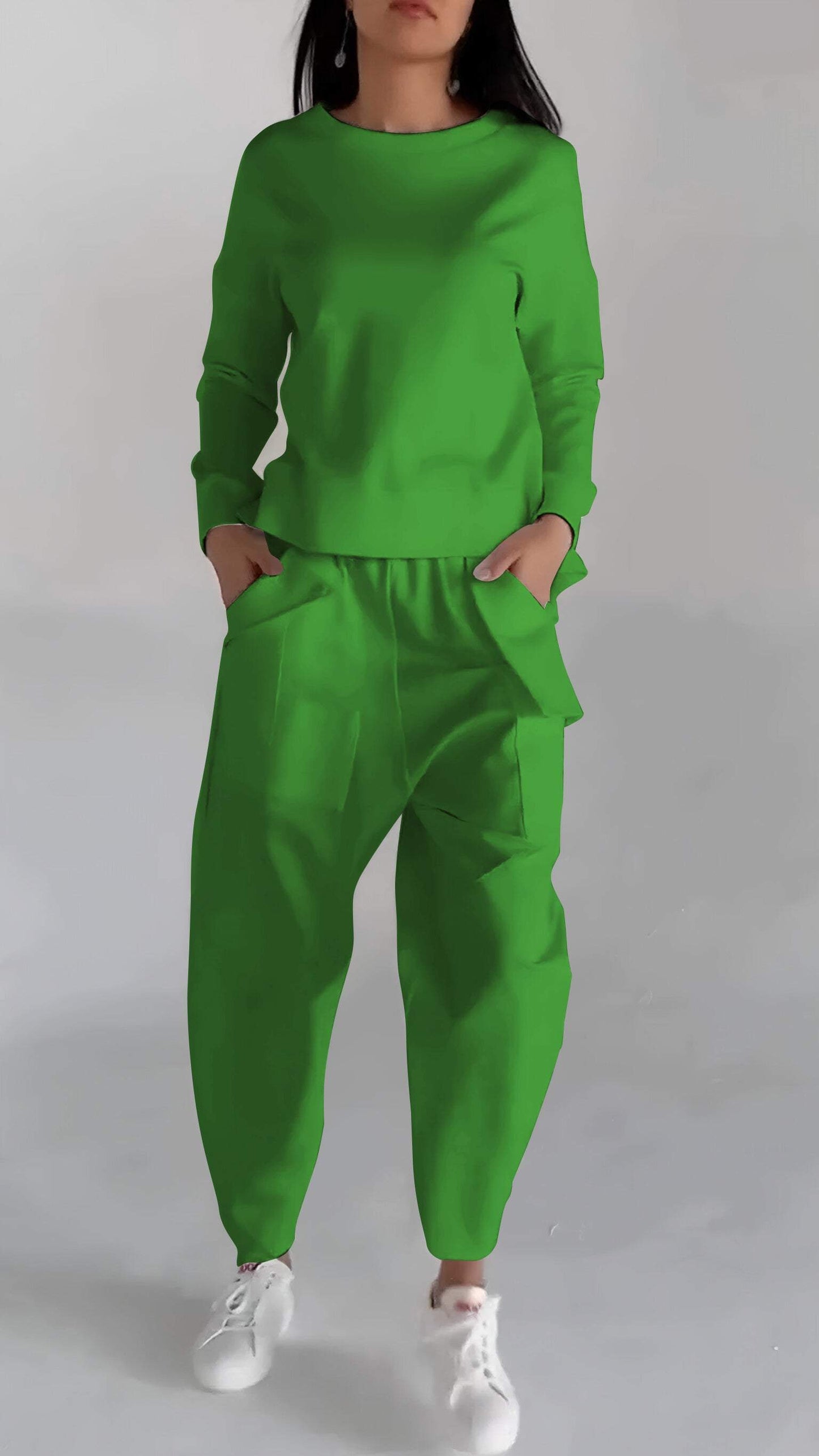 ModeGeist | Funktionales Damensatz mit Leichtem Pullover Look