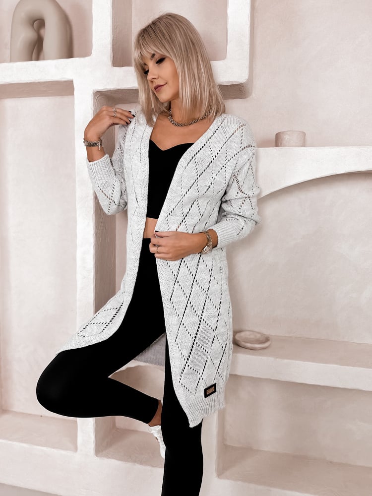 ModeGeist | Stilvolle Damen-Strickjacke - ModeGeist