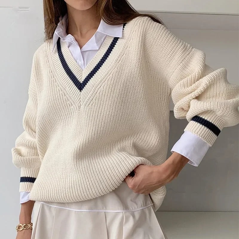 ModeGeist | Damen Strickpullover mit V-Ausschnitt – Feiner Look