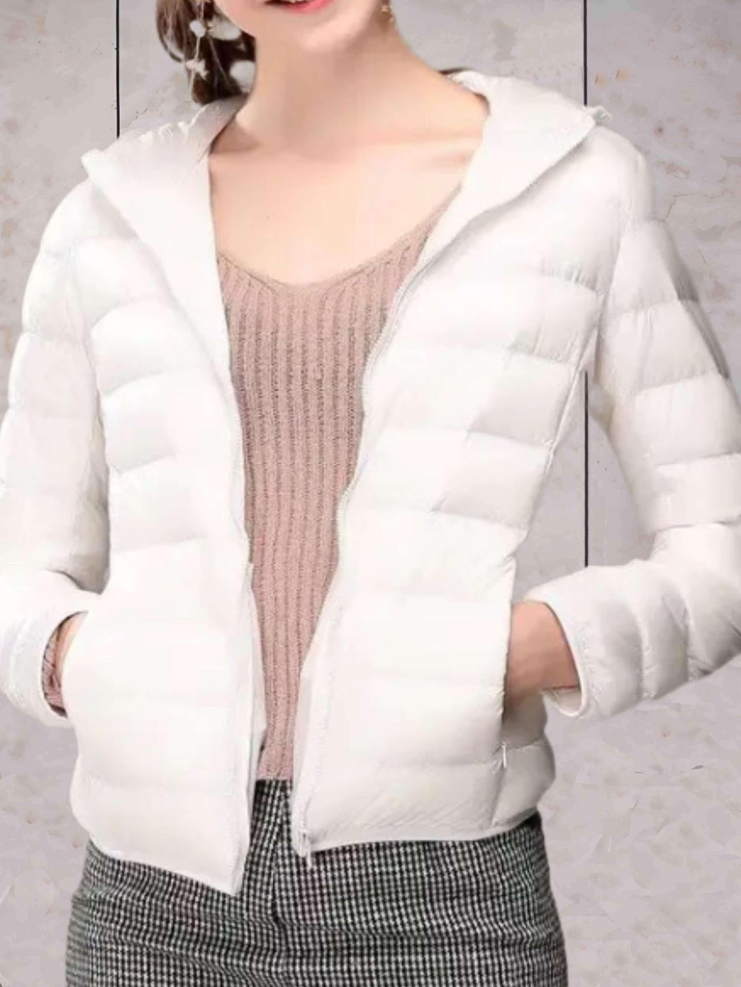 ModeGeist | Warme Daunenjacke mit Kapuze für Frauen