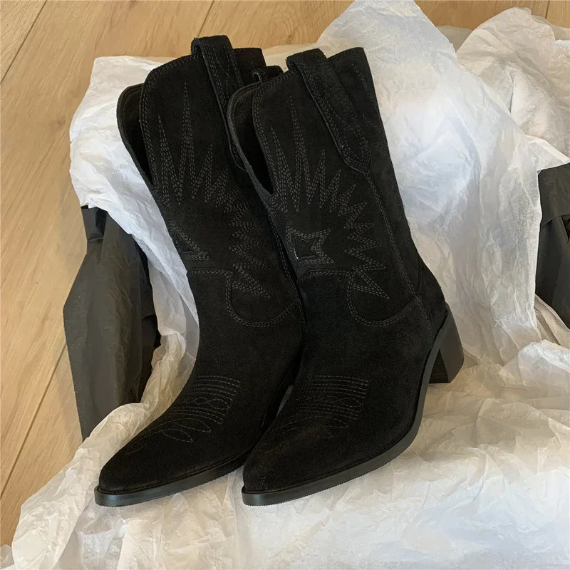Handgefertigte Devlin Damen-Lederstiefel mit Naturbestickung 2024