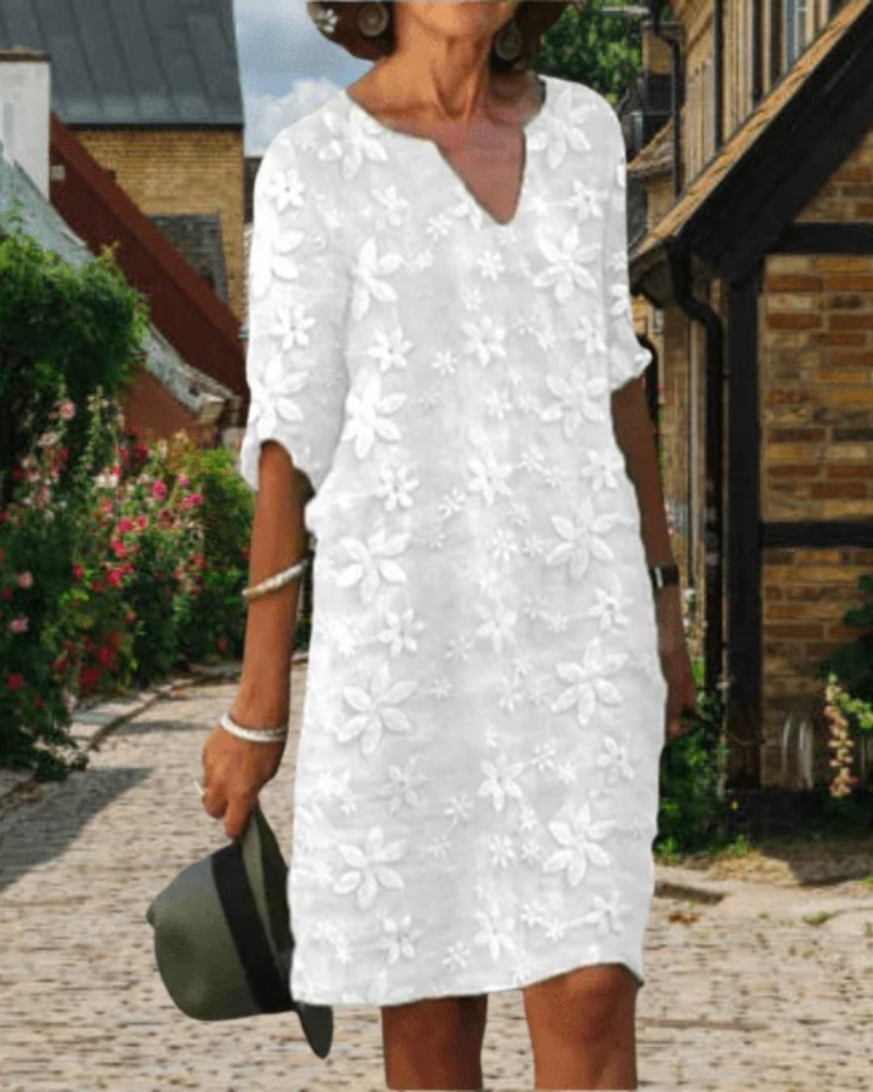 Petronella: Ein elegantes Blumenkleid