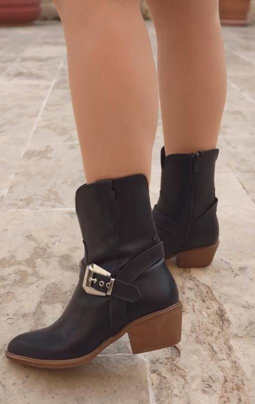 Italienische Lederstiefel mit Schnalle