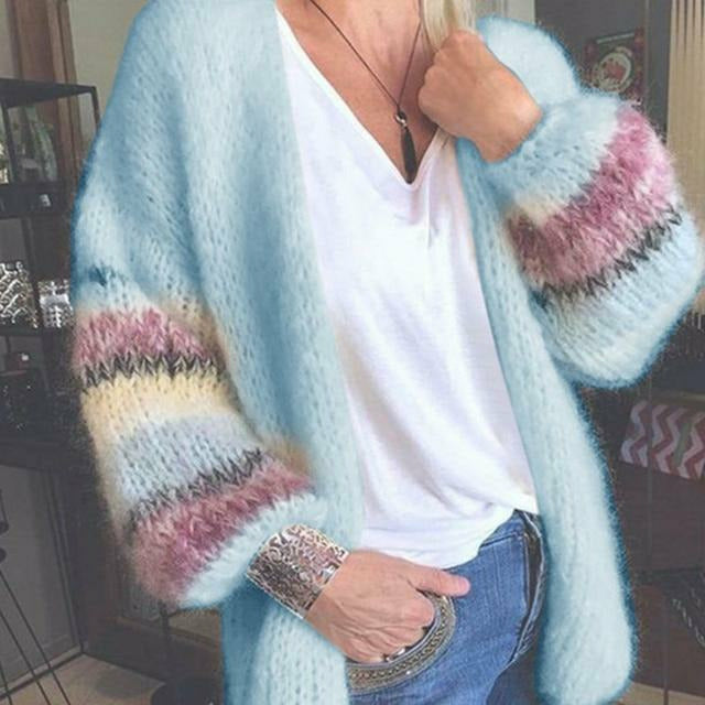 ModeGeist | Gestreifte Strickjacke mit Klassischem Design