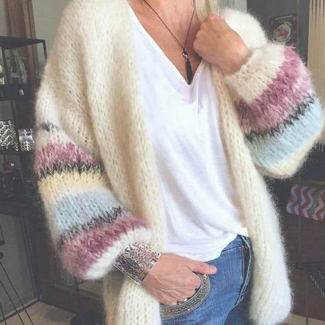 ModeGeist | Gestreifte Strickjacke mit Klassischem Design