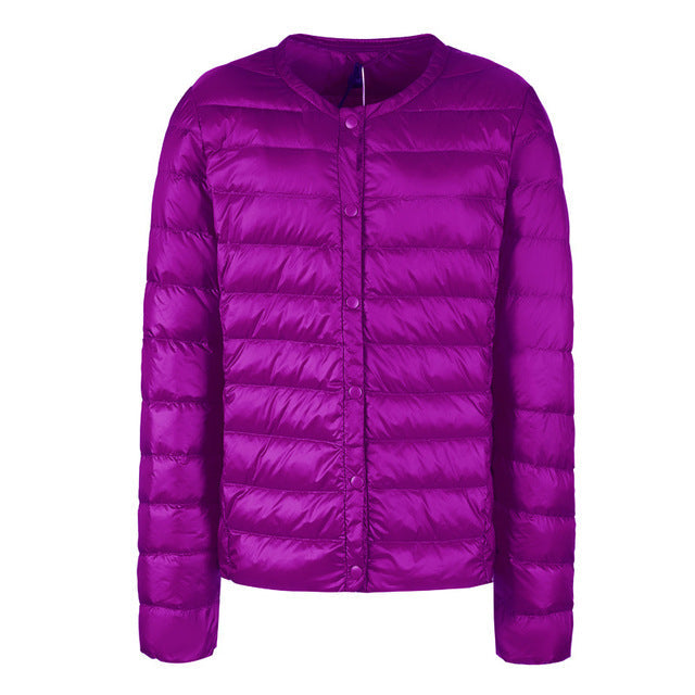 ModeGeist | Elegance Essential" kragenlose kompakte Daunenjacke