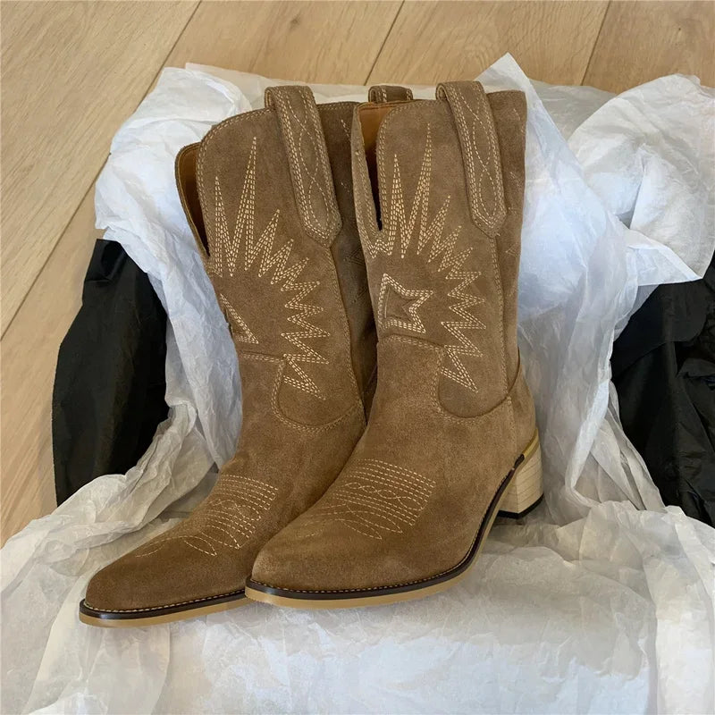 Handgefertigte Devlin Damen-Lederstiefel mit Naturbestickung 2024