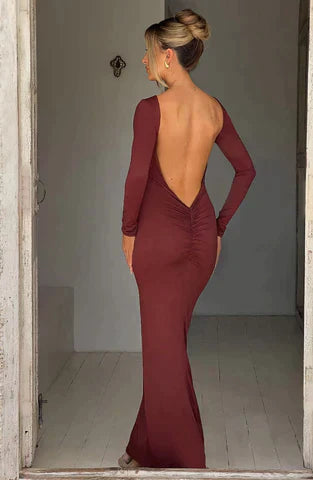 Lea: Maxikleid mit tiefem Ausschnitt