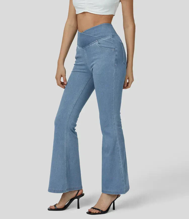 ModeGeist | Hoch Taillierte, Ausgestellte Jeans