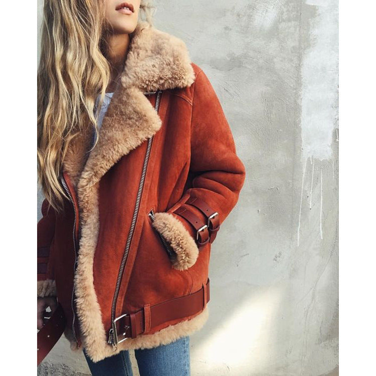 Gemütliche, stylische Damenjacke aus dickem Kunstleder von Marsing