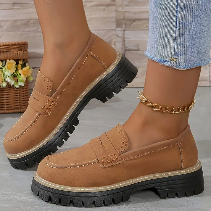 ISABEL Platform Slippers with Details