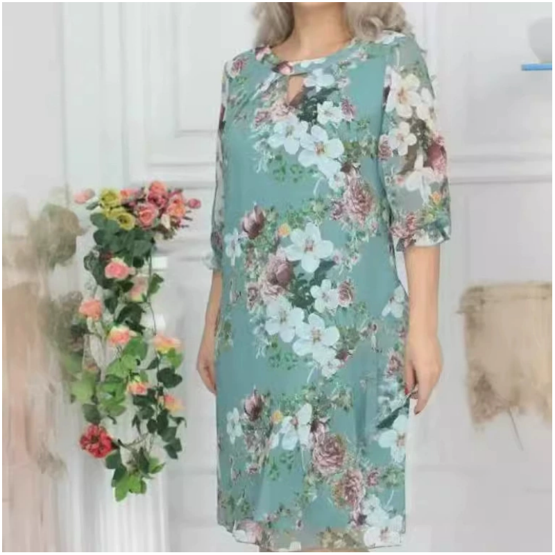 JUTTA:  Ein blumiges Chiffonkleid