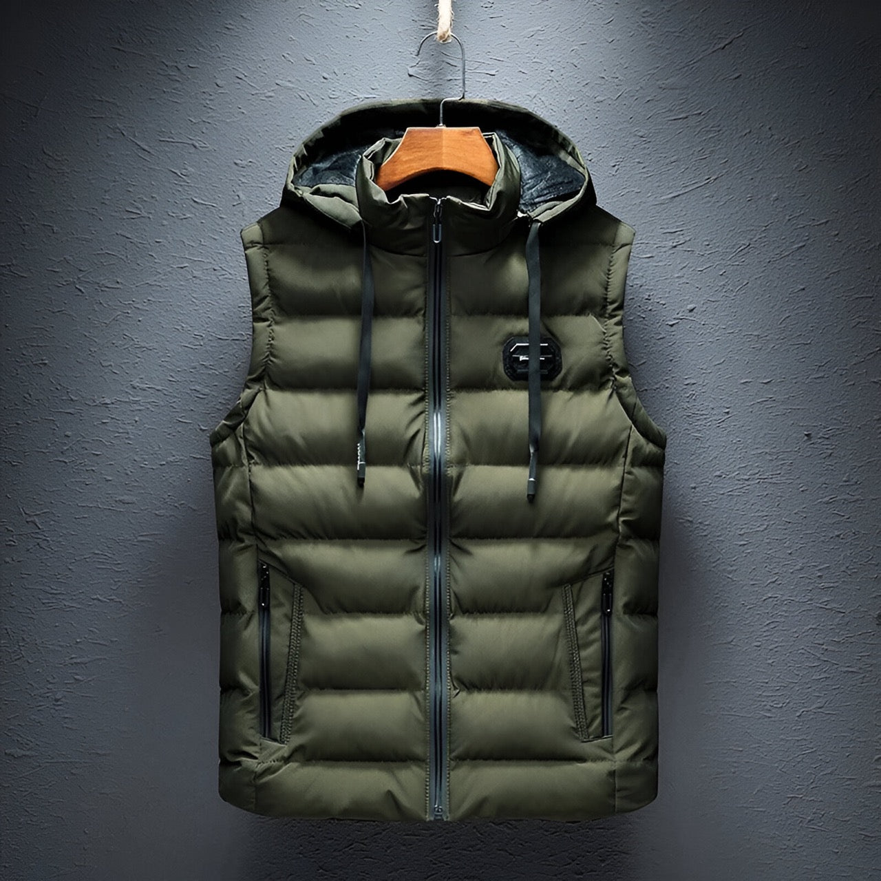 Wintertaugliche, modische Herren-Kapuzenweste von Paul