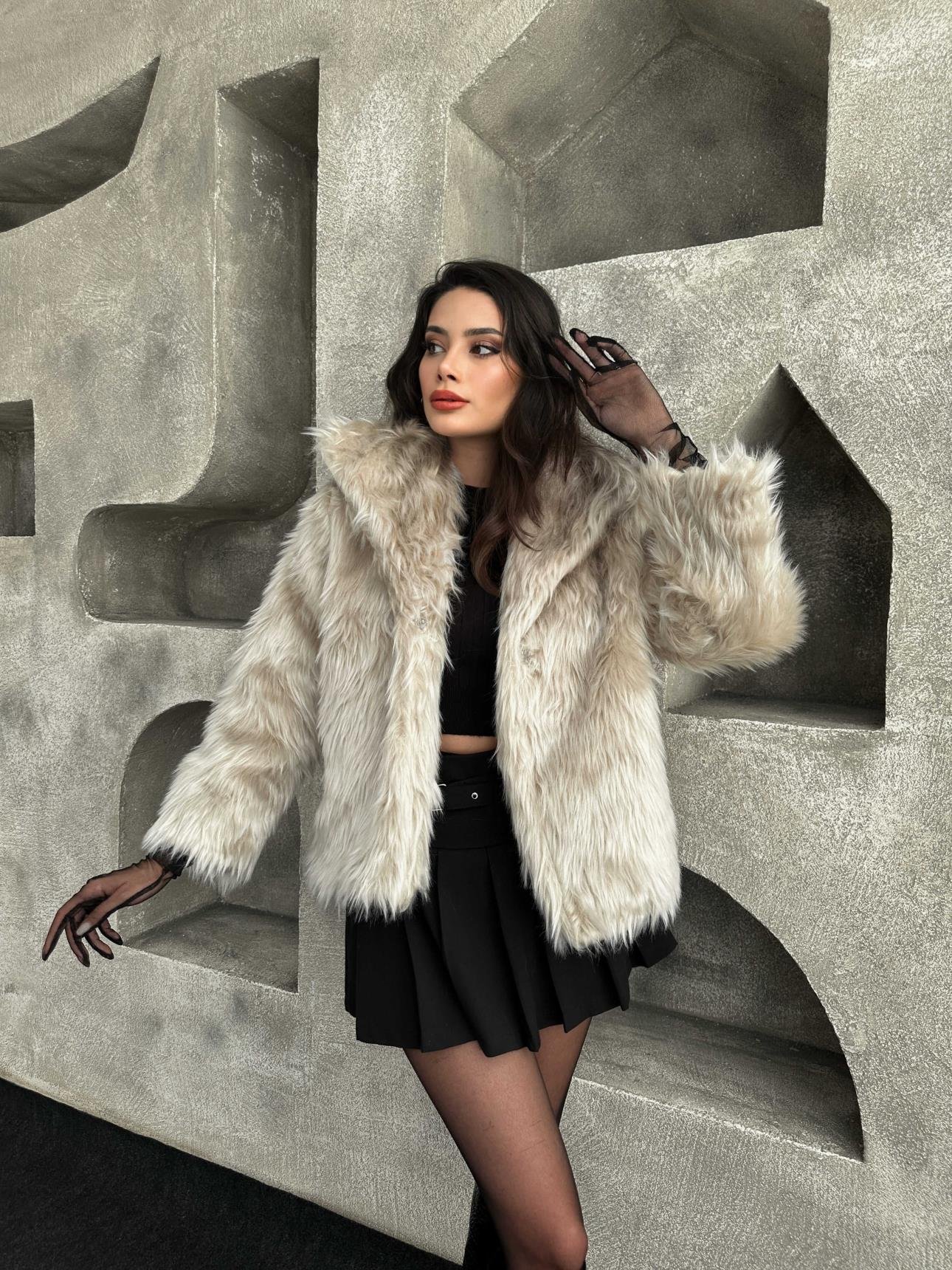 ModeGeist | Luxuriöse Pelzjacke Faux Fur Elegant und Trendy