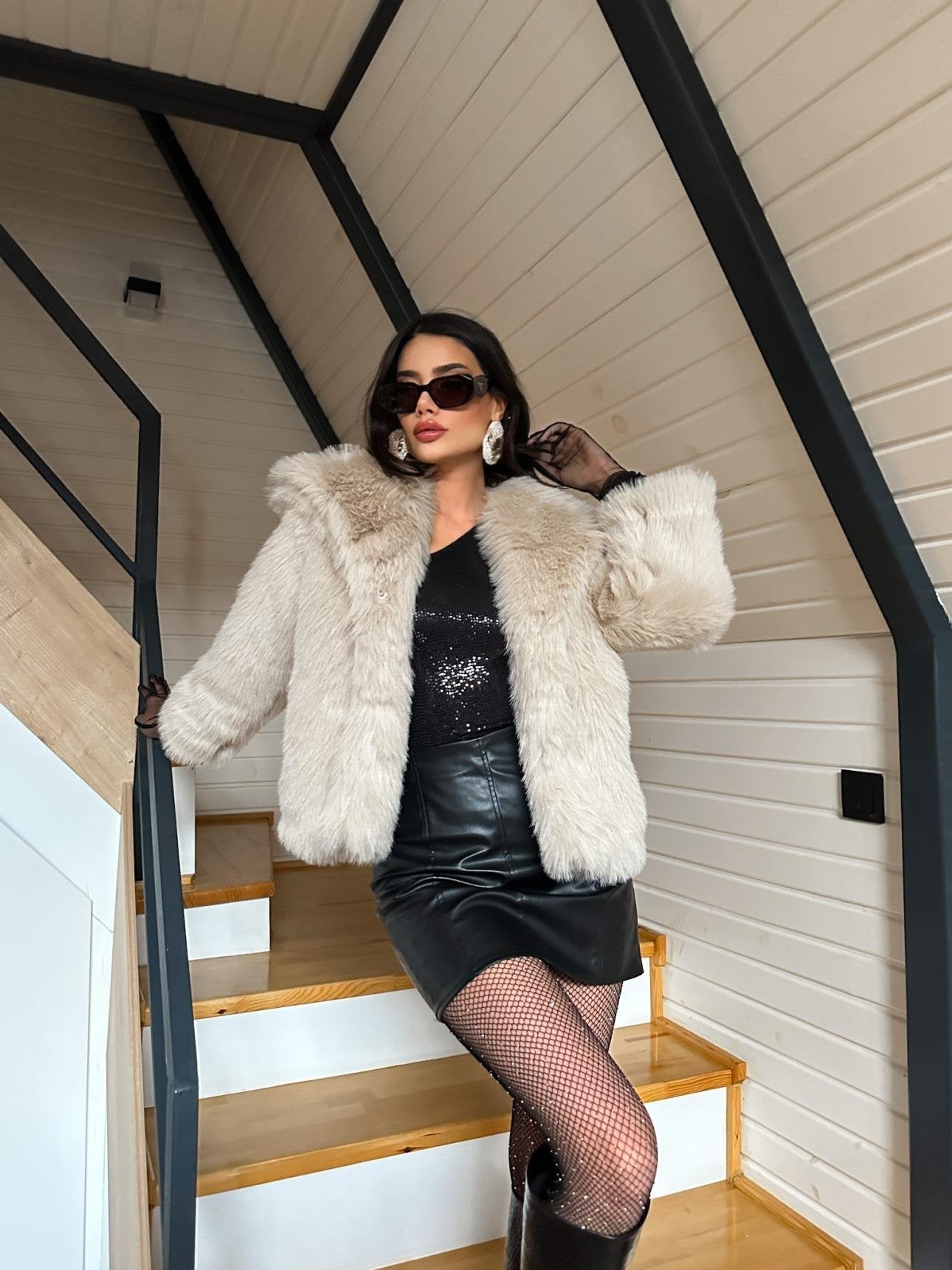 ModeGeist | Luxuriöse Pelzjacke Faux Fur Elegant und Trendy